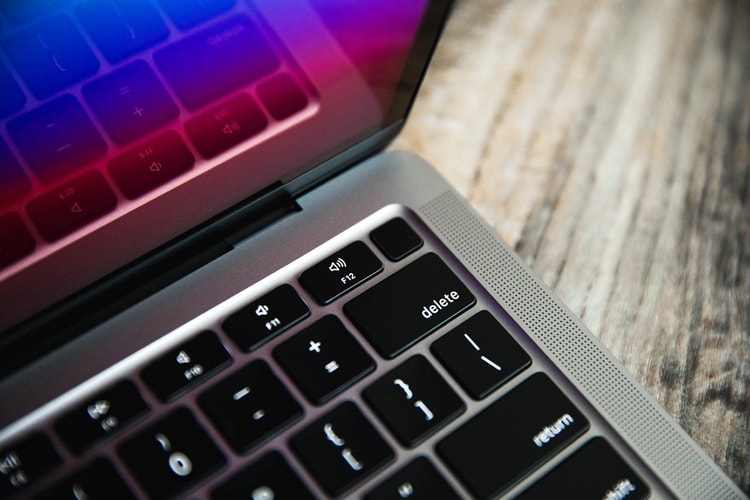 Take a Closer Look at Apple's Latest Macbook Air and MagSafe Duo Charger