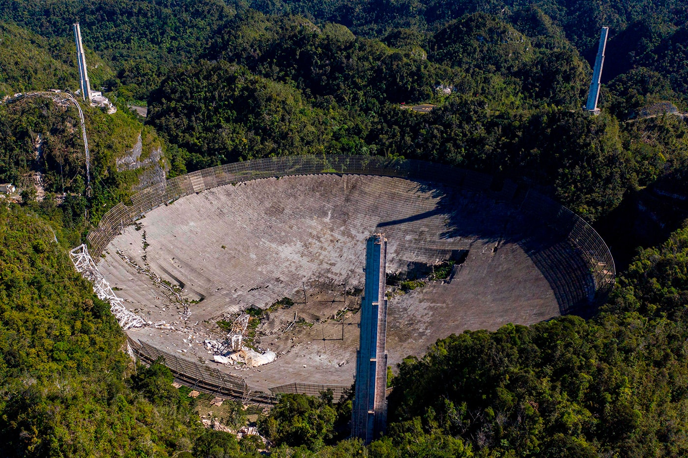 Arecibo Observatory Telescope Collapse News 007 james bond goldeneye science astronomy space radio telescope FAST  puerto rico