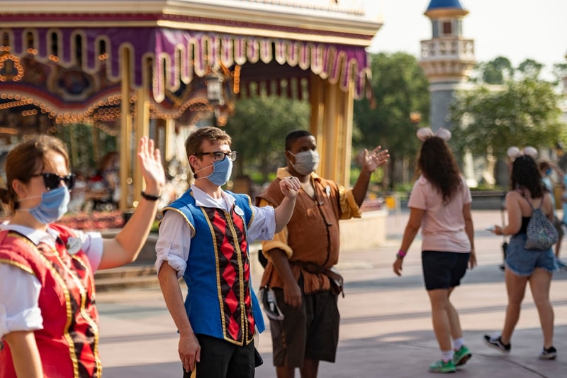 disney disneyland theme park california lockdown stay at home regulations order state coronavirus covid 19