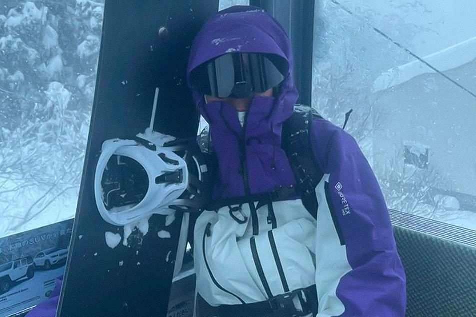 Hiroshi Fujiwara New Burton AK457 Snowboarding Colors Teaser Purple Black