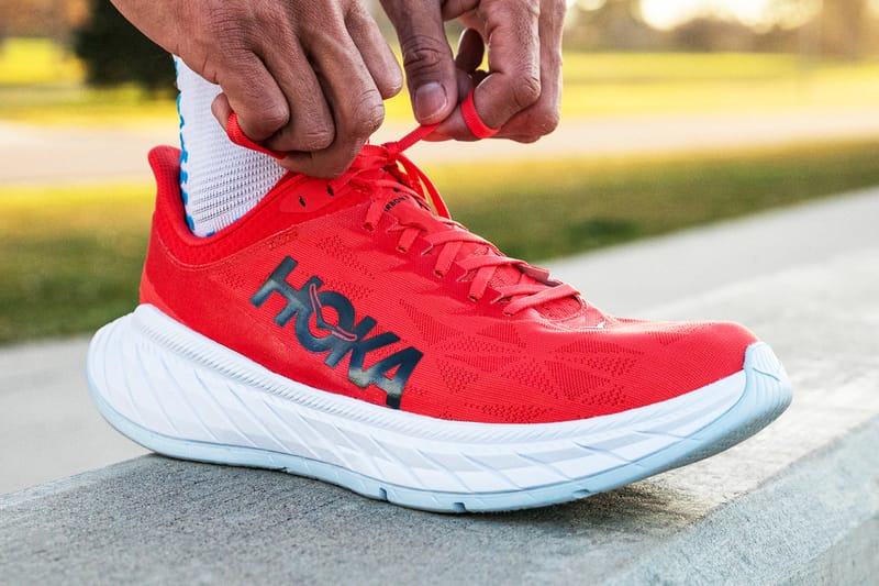 【爆買い正規品】HOKA ONEONE CARBON X　ホカオネオネ　カーボン　厚底　陸上 靴