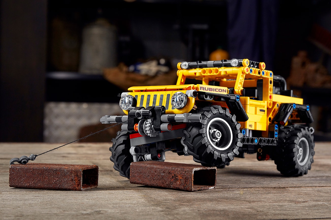 LEGO Technic Jeep Wrangler Toy Model Car Design Bricks Build Christmas Gift Gearhead Automotive US USA American Truck SUV Rubicon