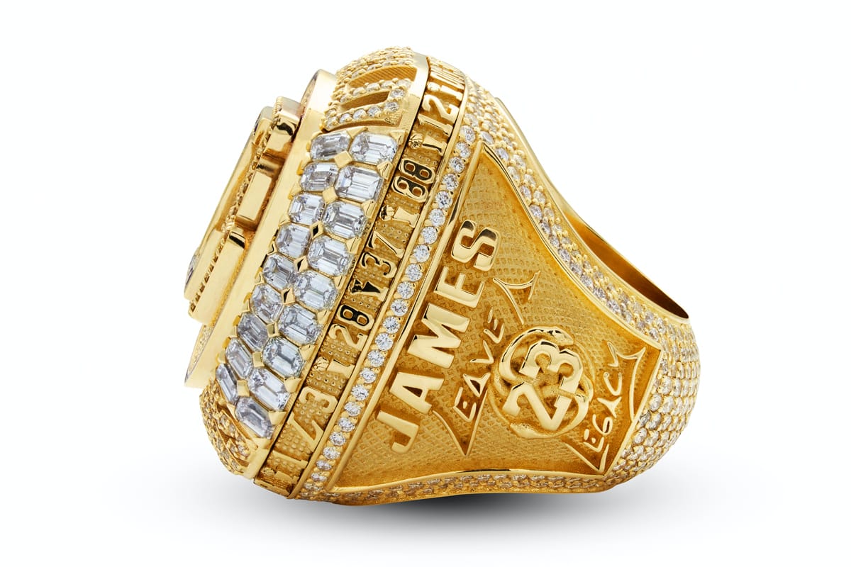 https%3A%2F%2Fhypebeast.com%2Fimage%2F2020%2F12%2Flos angeles lakers 2020 championship ring nba announcement 005