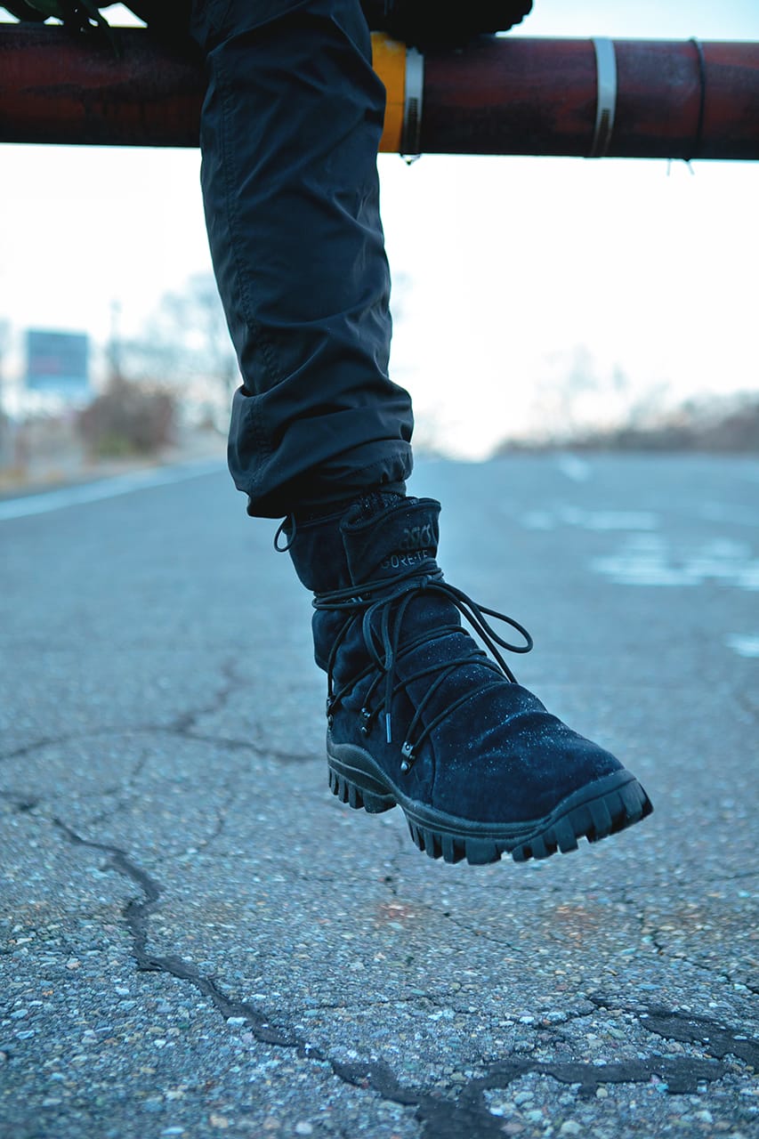 asics black boots