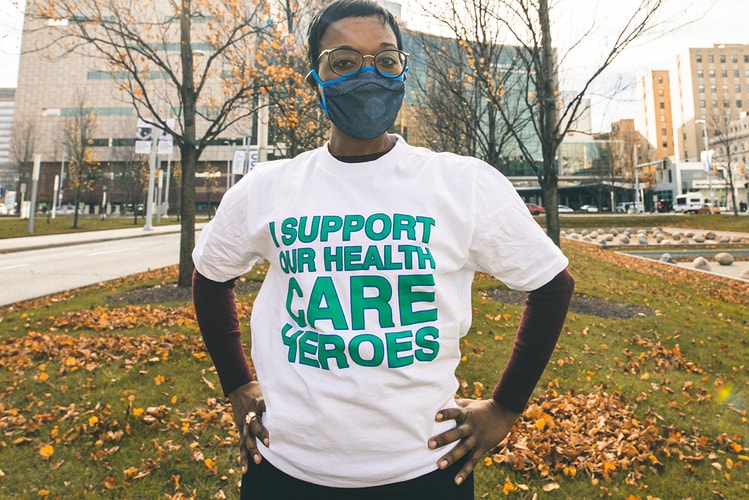 Virgil Abloh and Off-White™ Craft Face Masks and Shirts in Support of Cleveland Clinic