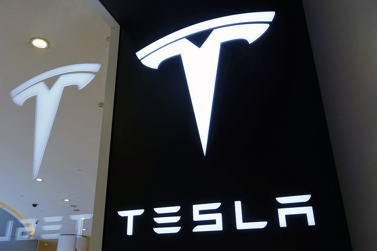 Tesla Plans $5 Billion USD Share Selloff stock price investor s&p 500