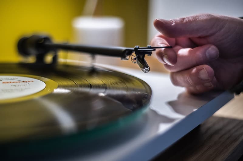 Vinyl Biggest Sales Week Ever 1 842 million albums sold christmas paul mccartney