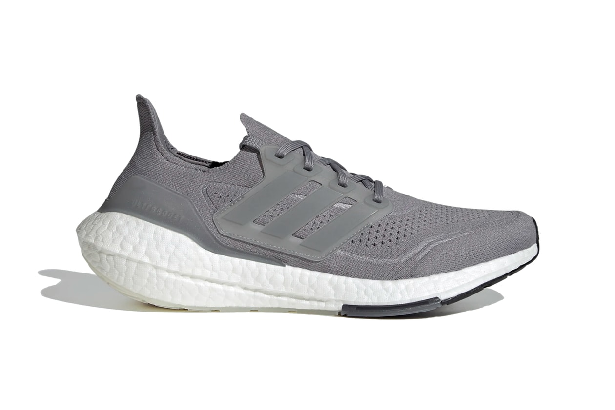 best sneaker footwear drops releases january 2021 week 4 official release date info photos price store list buying guide adidas running ultraboost 21 Maison Margiela Reebok Classic Leather Tabi Bianchetto nike sportswear dunk low firecracker air michael jordan brand 9 university gold salehe bembury anta sb 01 02 mizuno wave prophecy Hajime Sorayama puma dreamer 2 j cole january 28 blondey mccoy see through superstar schwartz tint stussy force 1 low paperboy paris 992