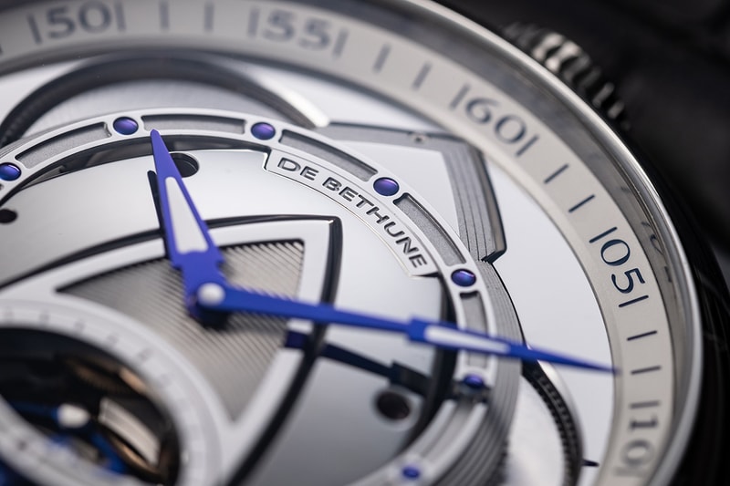 De Bethune Kind of Two Tourbillon is reversible and features two dials showing both classical and futuristic aesthetics