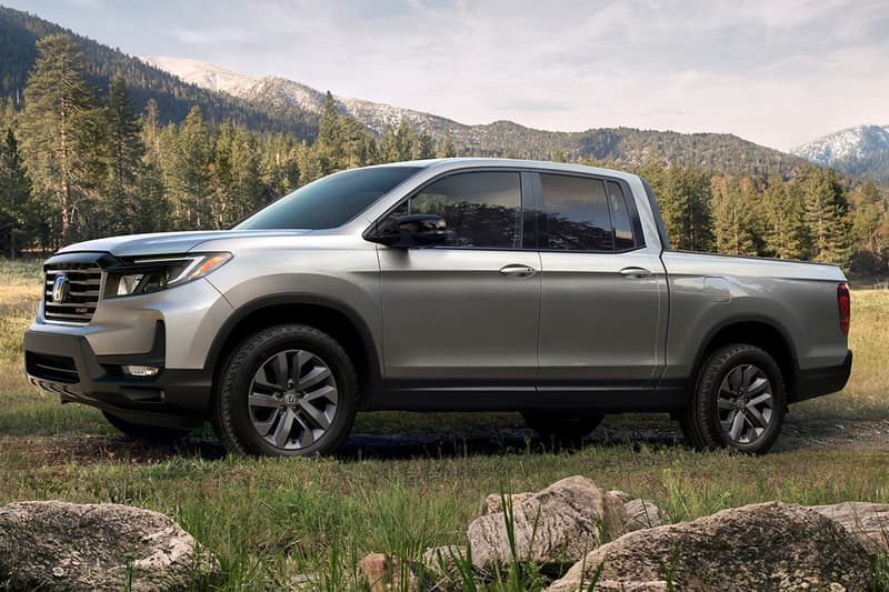 2021 honda ridgeline pickup truck off roading tow all wheel drive v6 engine sport rtl e black edition