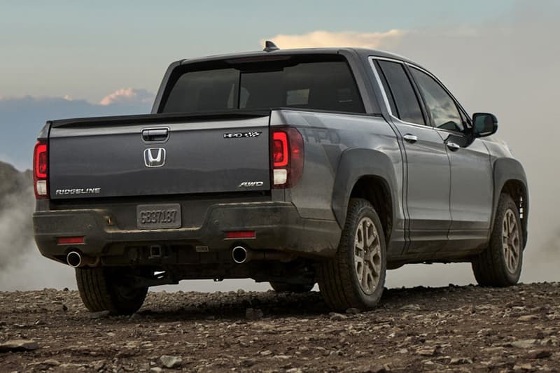 2021 honda ridgeline pickup truck off roading tow all wheel drive v6 engine sport rtl e black edition