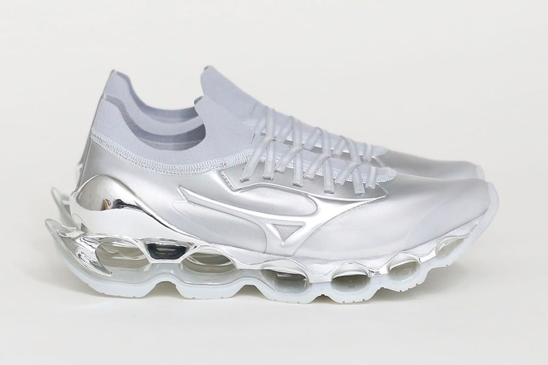 Mizuno Taps Hajime Sorayama Wave Prophecy Sorayama Sneakers Shoes Runners Athletic Shoes Design Contemporary artist Sexy Robot Infinity wave 