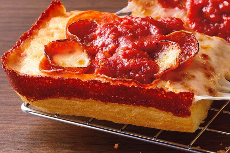 Pizza Hut Detroit-Style Pizza Launch food snacks pizza Chicago Deep Dish America American Cheese Brick Cheese Baked 