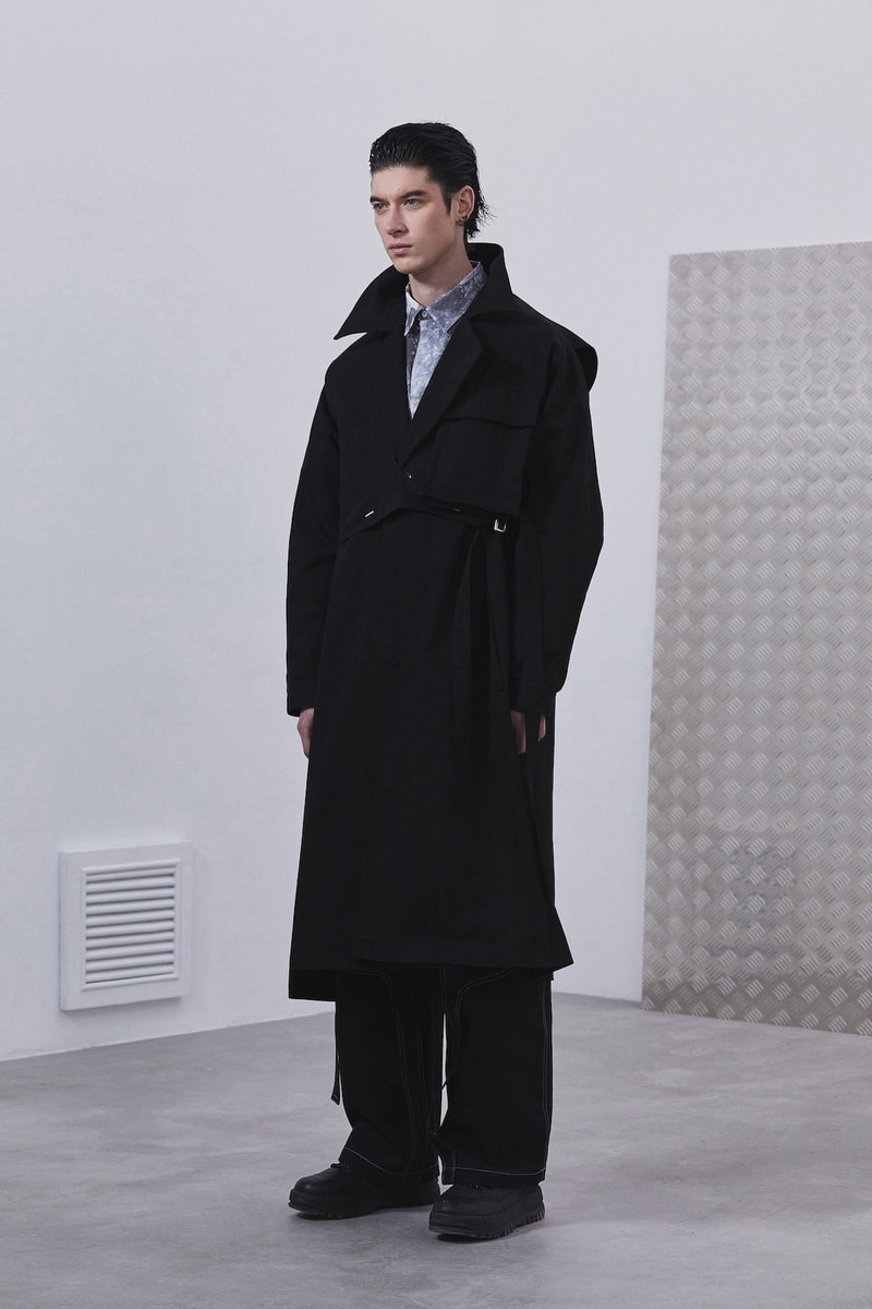 ROARINGWILD Returns to Basics Colors for SS21 "ECHO CHAMBER" spring/summer 2021 lookbook chinese streetwear brand black grey white