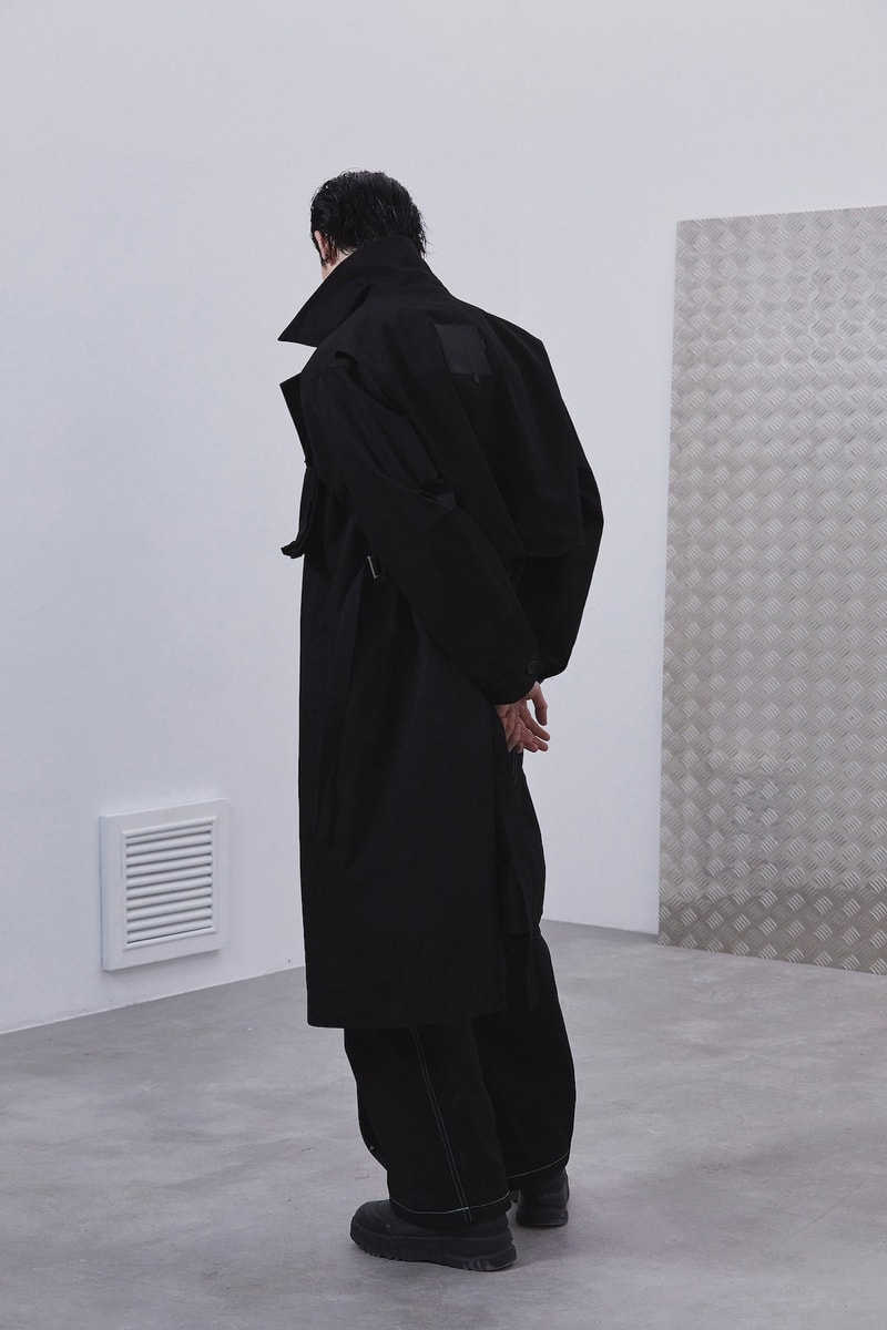 ROARINGWILD Returns to Basics Colors for SS21 "ECHO CHAMBER" spring/summer 2021 lookbook chinese streetwear brand black grey white