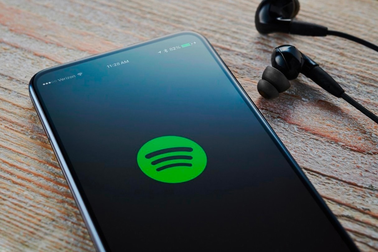 Apple music Spotify streaming services Pay 424M USD Unmatched Royalties black box money mlc music modernization act