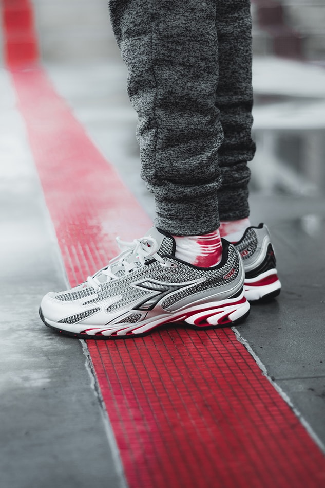 diadora mythos 280 running shoe silver red black white 600 pairs official release date info photos price store list buying guide