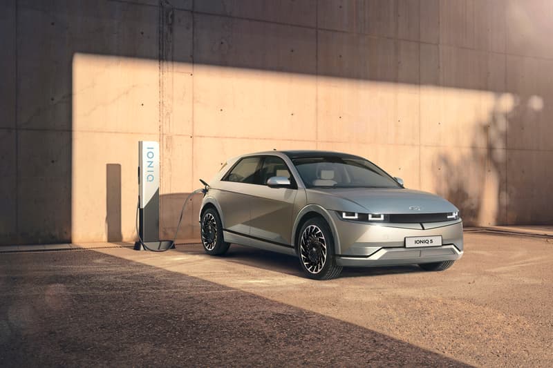 Hyundai IONIQ 5 All Electric Mid-Sized EV City Car Medium Family Cars South Korean Manufacturer Design Details Modern Contemporary Tesla Model 3 Rival Elon Musk
