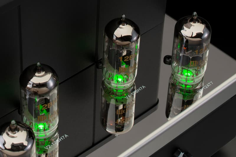 McIntosh Labs MHA200 Vacuum Tube Headphone Amplifier release hi-fi new york tube amps premium home audio tubes 