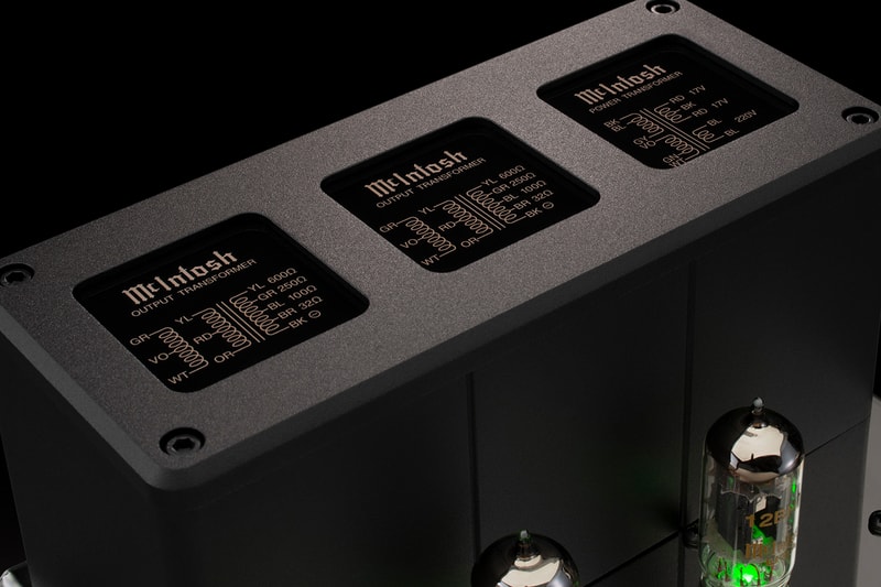 McIntosh Labs MHA200 Vacuum Tube Headphone Amplifier release hi-fi new york tube amps premium home audio tubes 