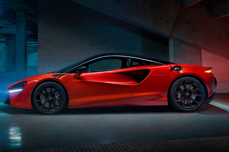 McLaren Artura V6 Hybrid Twin Turbo Hypercar Revealed First Look British Supercar Fast Speed Power Performance MPH 671 BHP Price $225,000 USD