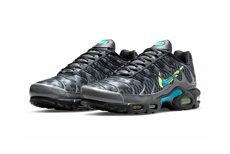 Nike Air Max Plus black digi camo DJ6896 070 menswear streetwear spring summer 2021 ss21 kicks shoes trainers runners footwear sneakers info