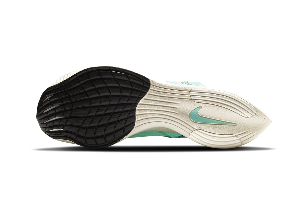 Nike Zoom VaporFly NEXT% 2 running trainer super shoe carbon fiber plate