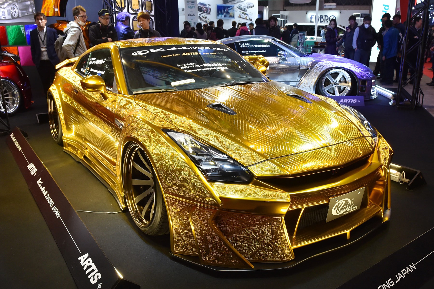 NISSAN GT-R  Kuhl Racing Golden chrome engraved body sale Kuhl Racing Golden Chrome Engraved NISSAN GT-R Sale Japan tuning cars supercars Dubai gold tuning modifications horsepower