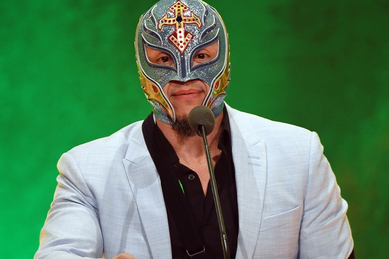 Rey Mysterio Re-Signs With WWE new contract AAA, Lucha Underground, New Japan 