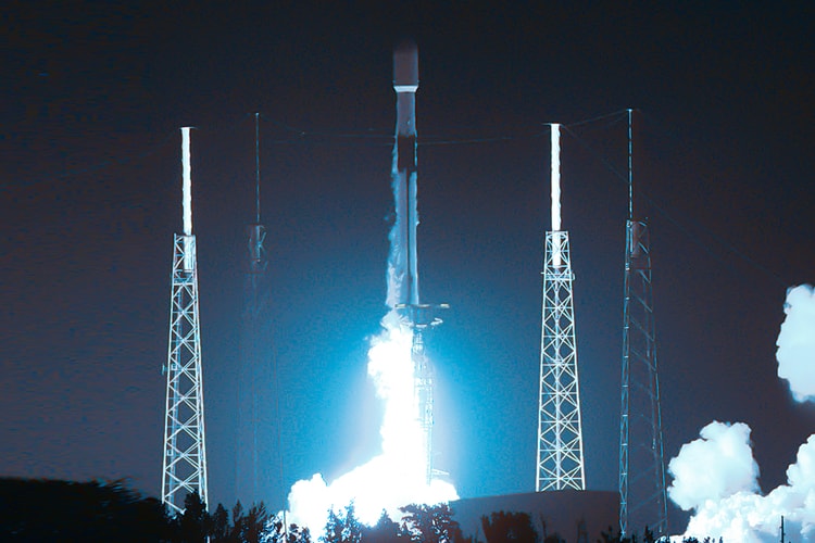 SpaceX's Falcon 9 Fails to Land After Bringing 60 Satellites Into Orbit