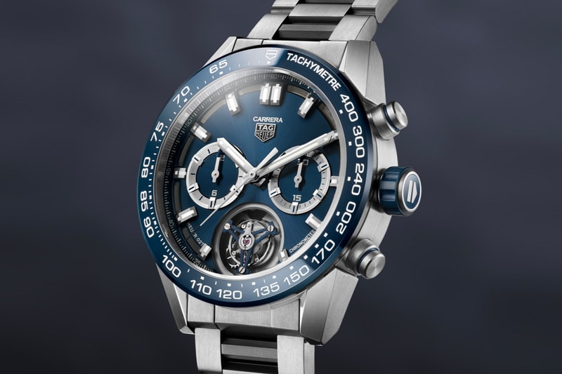 The TAG Heuer Carrera Collection with blue dial is a contemporary