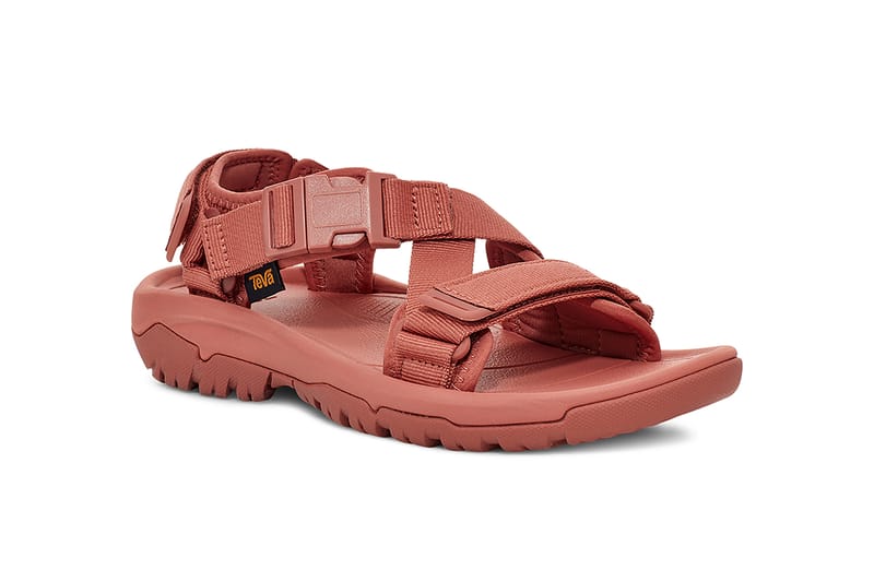 teva sandals with buckle