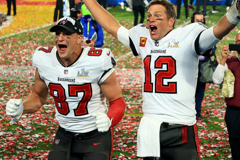 Tom Brady Tampa Bay Buccaneers Super Bowl LV Champs NFL Kansas City Chiefs Patrick Mahomes II American Football GOAT Bill Belichick New England Patriots History rob gronkowski antonio brown faucette