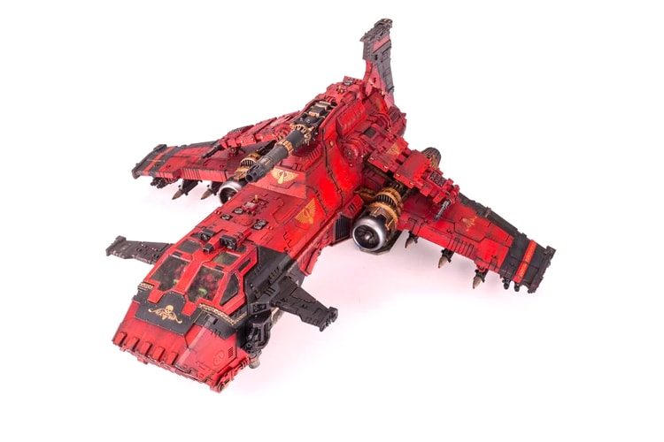 Watch the Unboxing of the Ultra-Rare 'Warhammer 40K' Metal Thunderhawk Gunship