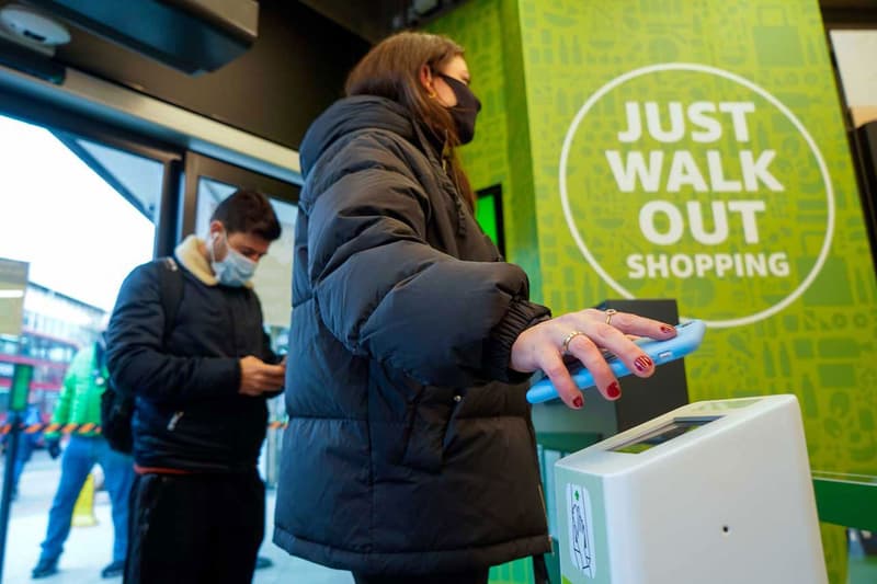 Amazon Opens Up Its First Cashier-less Grocery Store in London fresh produce shopping mobile app