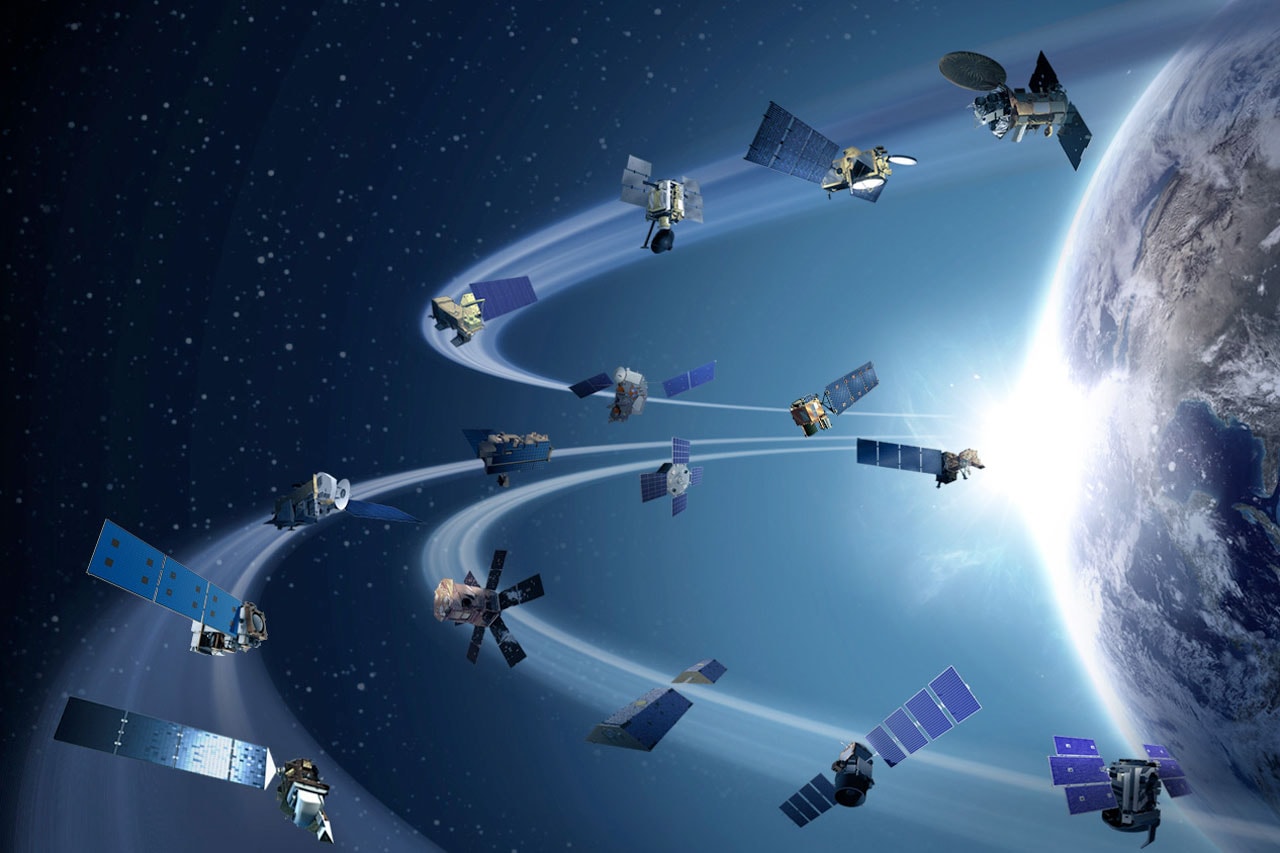 NASA and SpaceX Are Teaming Up To Avoid Space Collisions starlink satellites high-speed broadband internet 