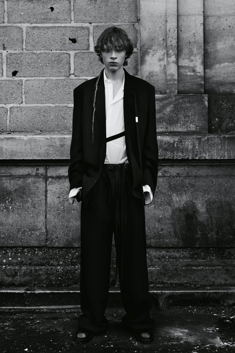 Ann Demeulemeester Fall Winter 2021 Lookbook Collection Paris Fashion Week Menswear Womenswear Androgyny Black and White Fashion