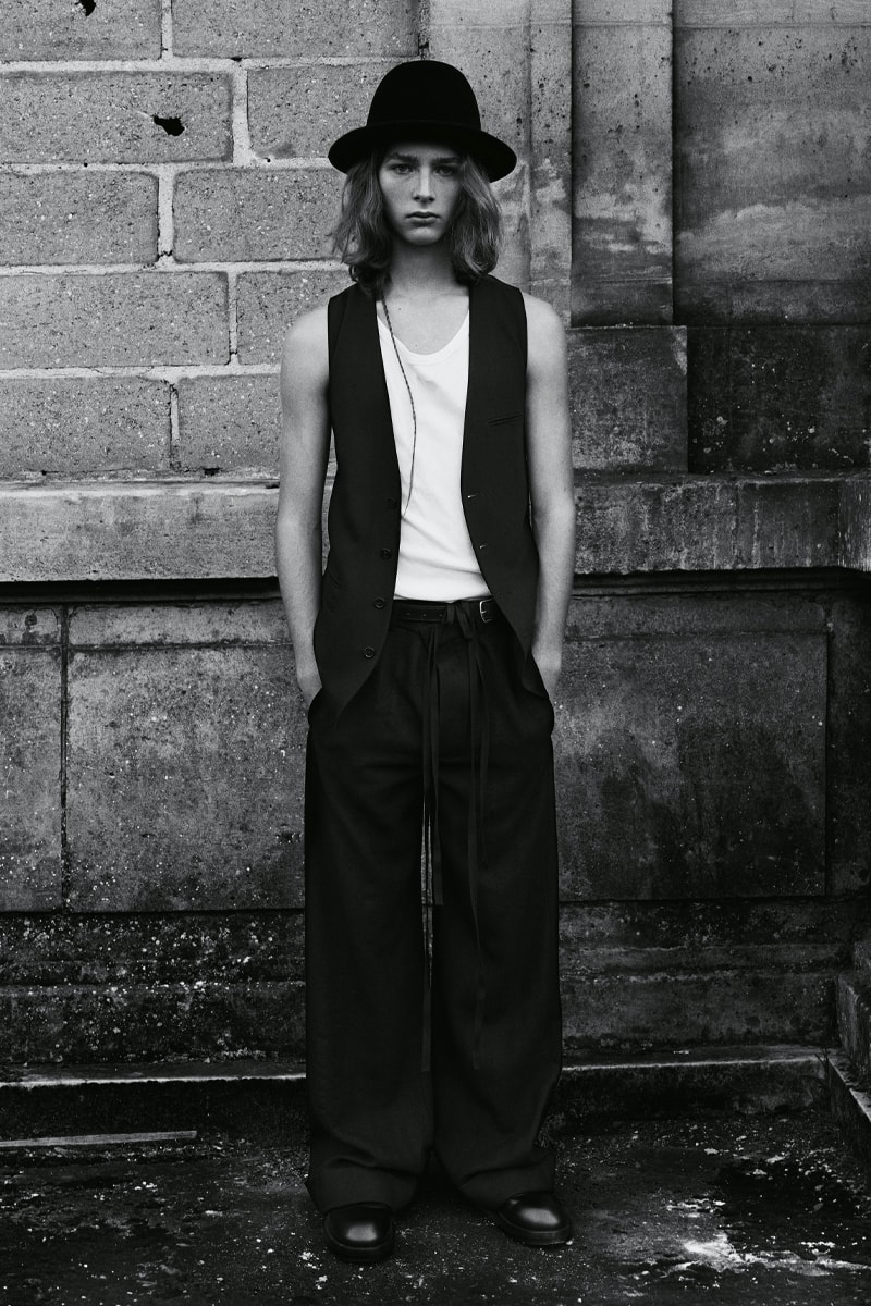 Ann Demeulemeester Fall Winter 2021 Lookbook Collection Paris Fashion Week Menswear Womenswear Androgyny Black and White Fashion