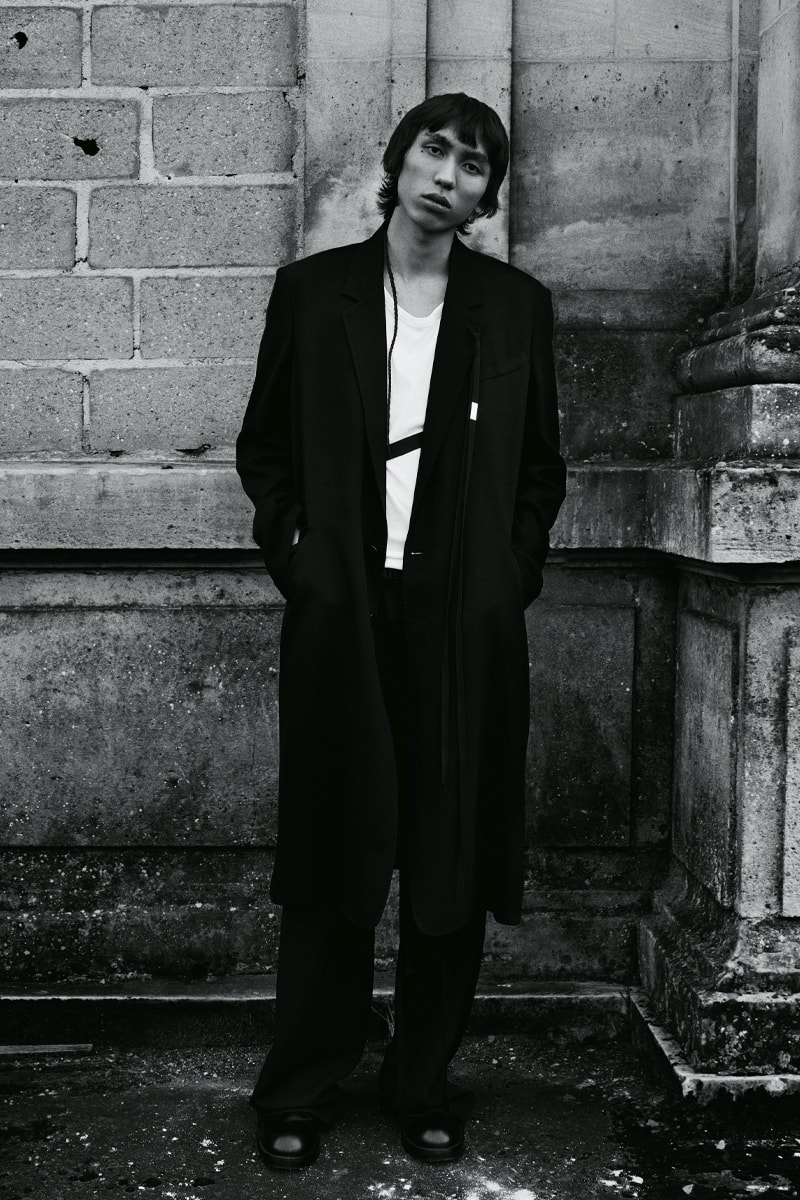 Ann Demeulemeester Fall Winter 2021 Lookbook Collection Paris Fashion Week Menswear Womenswear Androgyny Black and White Fashion