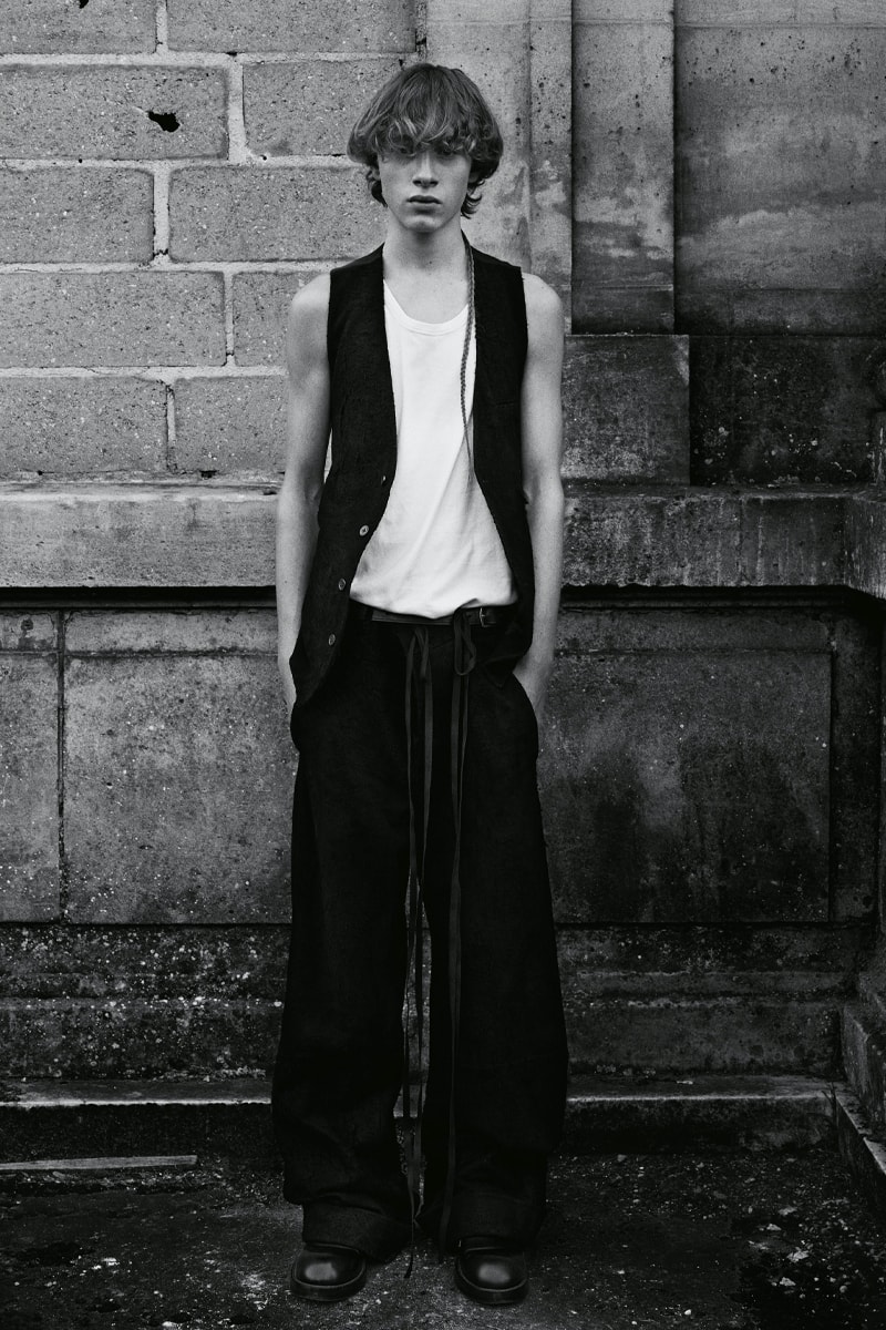 Ann Demeulemeester Fall Winter 2021 Lookbook Collection Paris Fashion Week Menswear Womenswear Androgyny Black and White Fashion