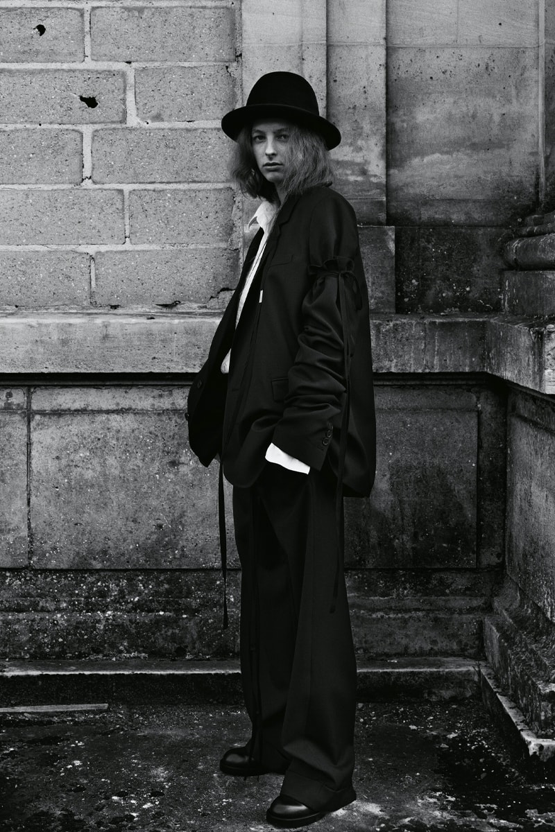 Ann Demeulemeester Fall Winter 2021 Lookbook Collection Paris Fashion Week Menswear Womenswear Androgyny Black and White Fashion
