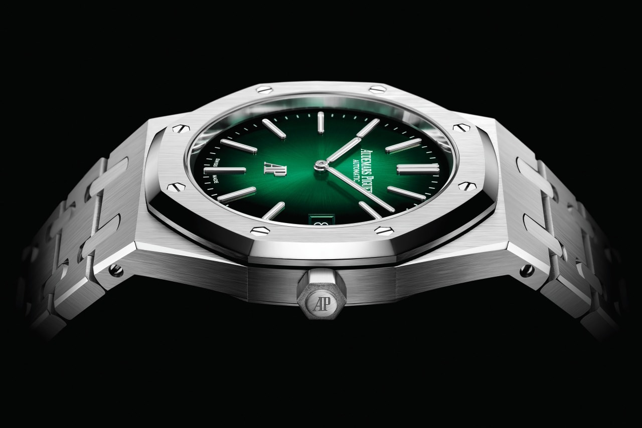 Audemars Piguet Drops a Full Platinum Royal Oak Green Machine