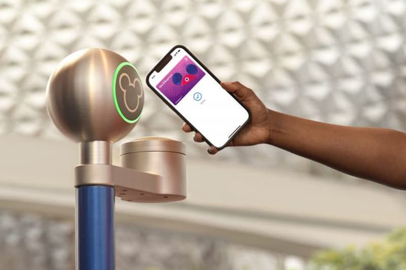 disney world magicband magicmobile experience app iphone ios apple watch theme park access attractions