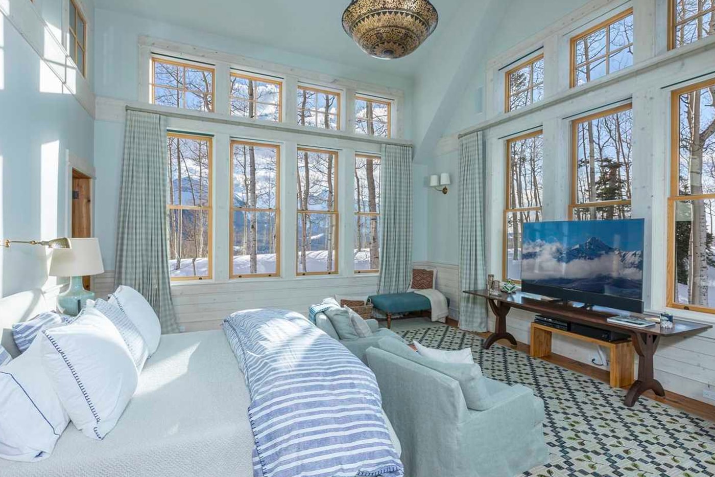 Jerry Seinfeld Colorado Telluride ski house listing comedian celebrity homes ski resort winter housing home Lipkin-Warner architecture 
