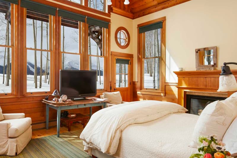 Jerry Seinfeld Colorado Telluride ski house listing comedian celebrity homes ski resort winter housing home Lipkin-Warner architecture 