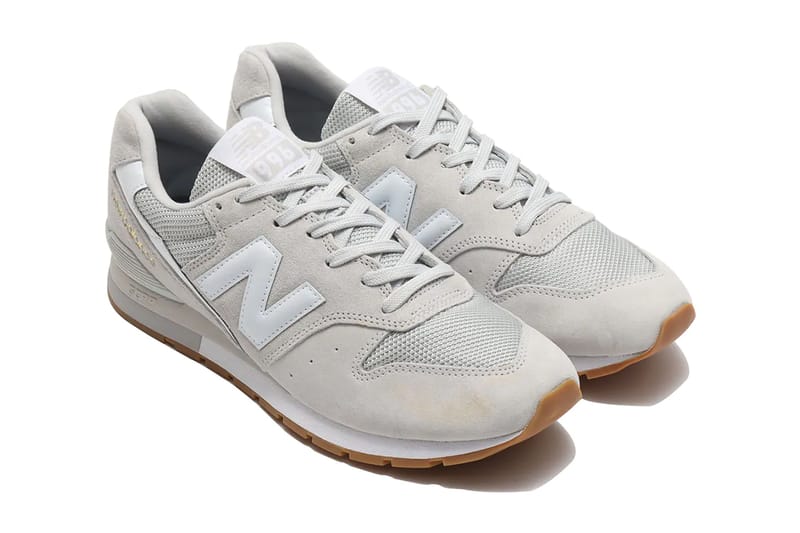 new balance 996 grey on feet