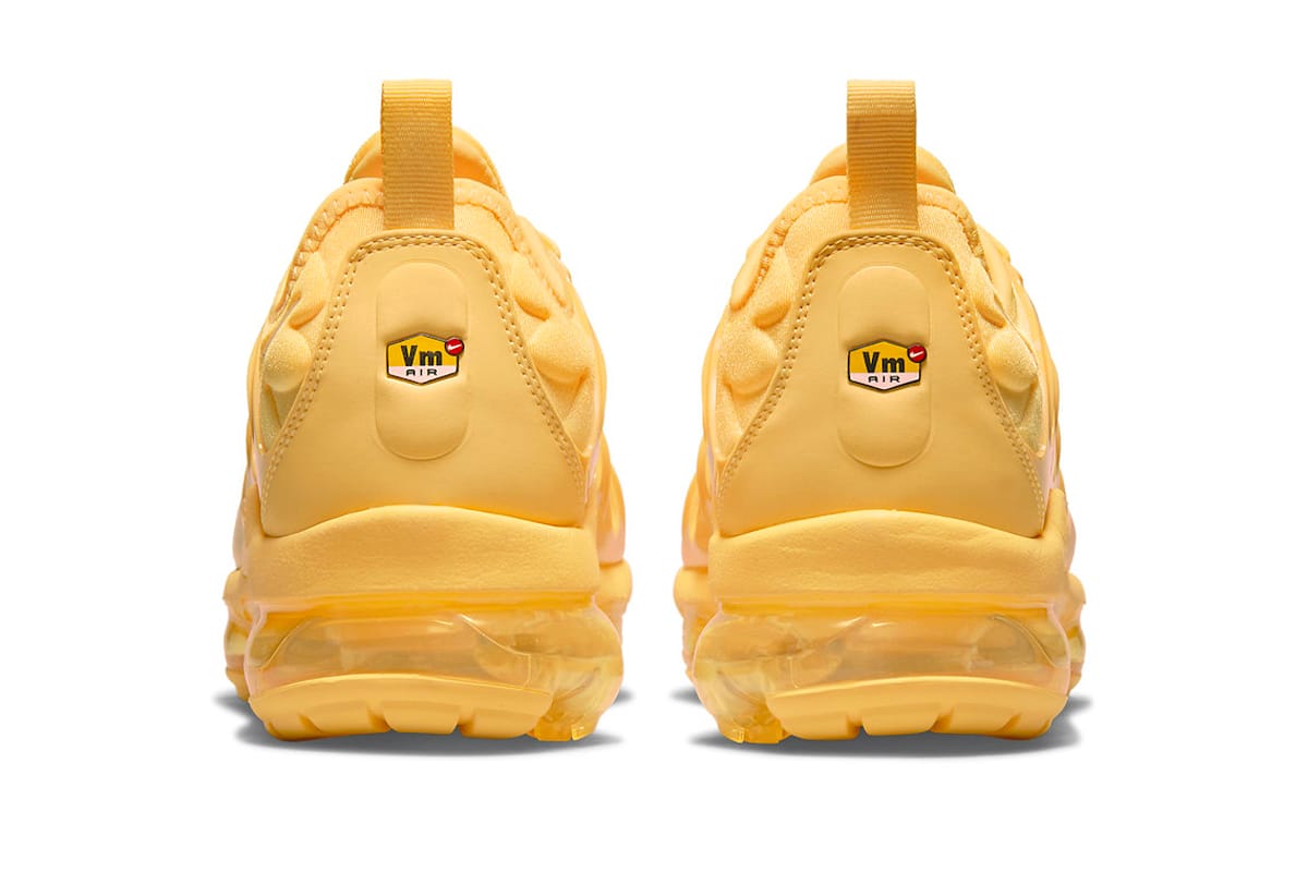 yellow vapormax plus outfit