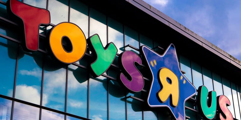 when is toys r us coming back in 2020