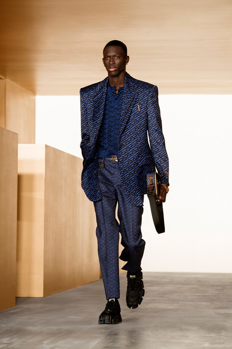 Versace Fall/Winter 2021 "Inside La Greca" Info Donatella Versace information 2021