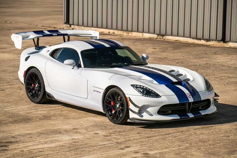 2017 Dodge Viper GTS-R Commemorative Edition ACR Bring a Trailer Low Milage Rare American Muscle Super Car Sports Speed Power Performance Racing Stripes 
